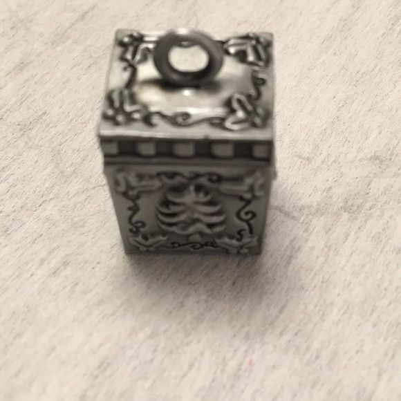 NWOT Metal Prayer Box Charm with Three Metal Angels Christmas Religious - Picture 14 of 14